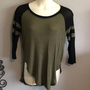 Me to We 3/4 sleeve army green/black shirt M